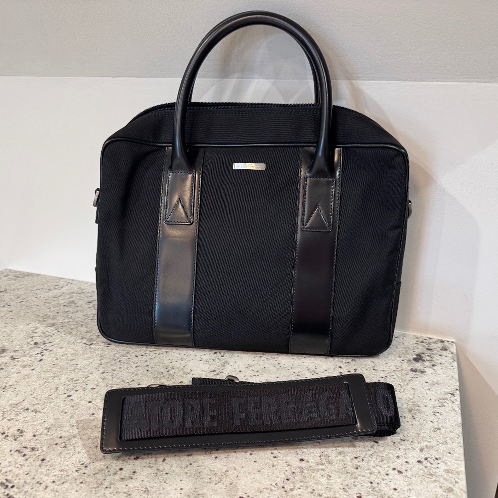 AUTHENTIC SALVATORE FERRAGAMO UNISEX BUSINESS BAG - BLACK